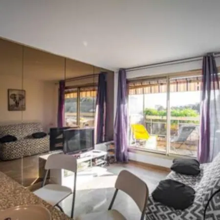 Apartment Studio Dans Belle Parking Et Piscine